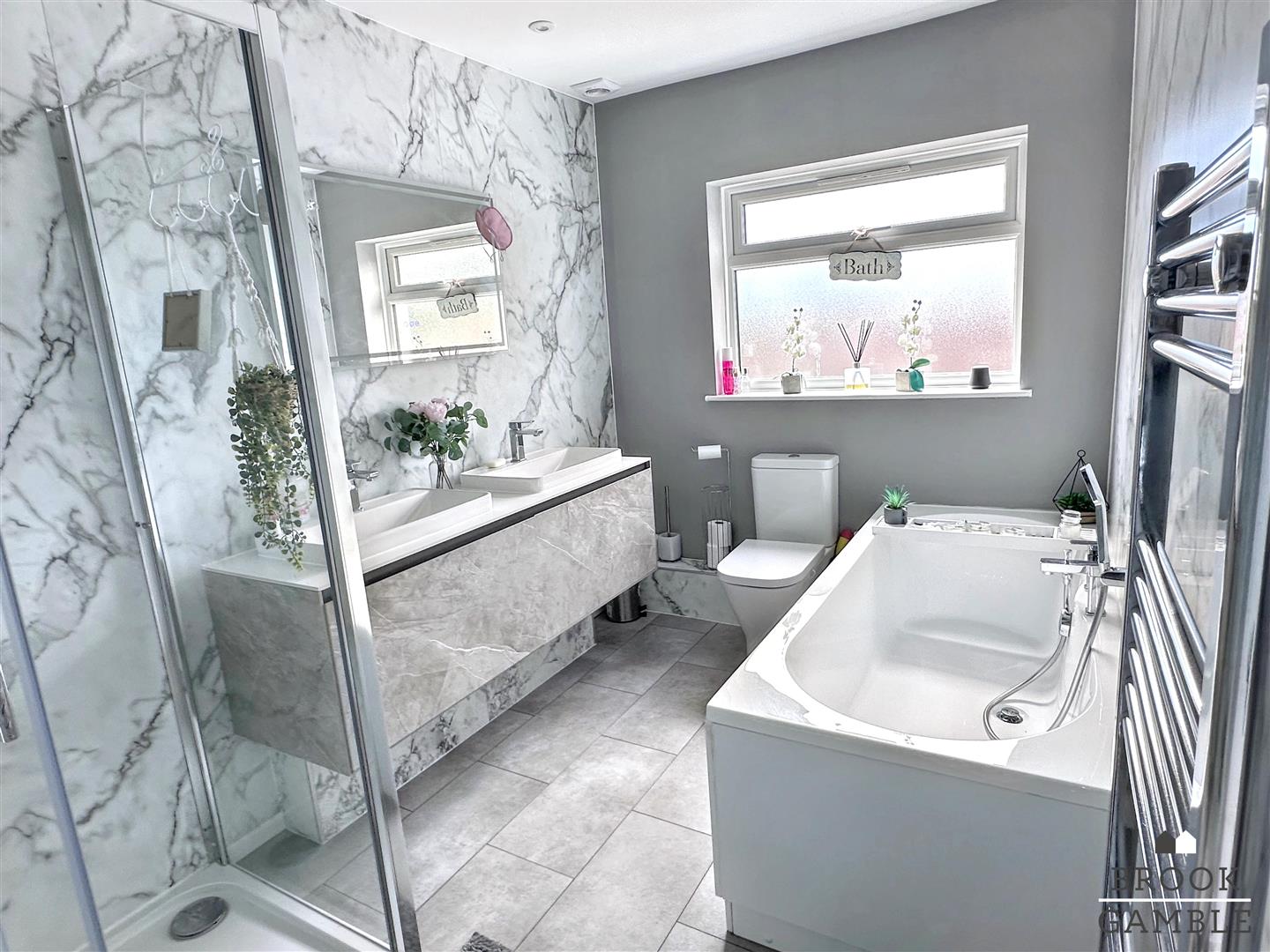 6 Bedroom House. Harley Shute Road in St. Leonards-On-Sea, 19